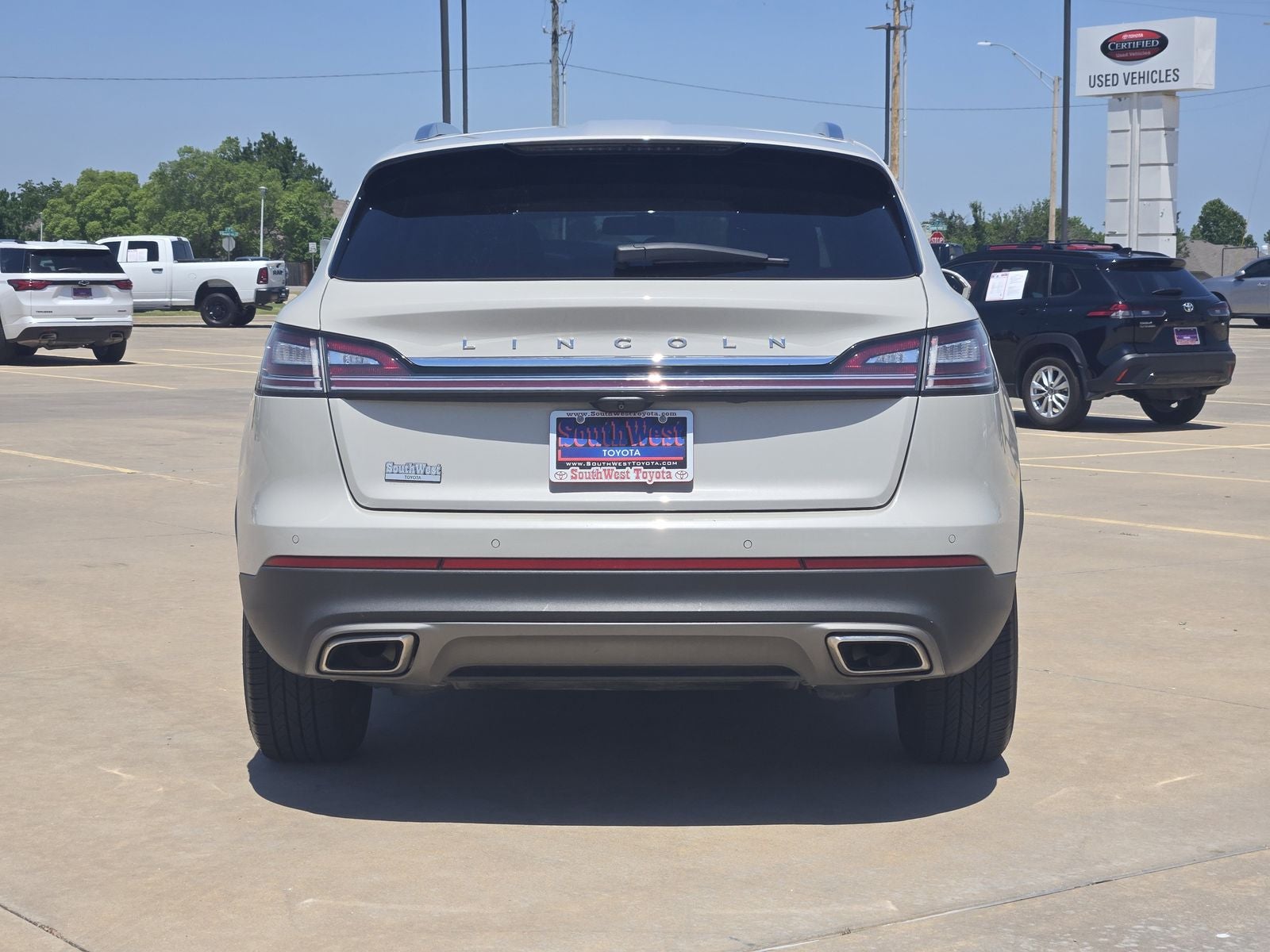2022 Lincoln Nautilus Standard