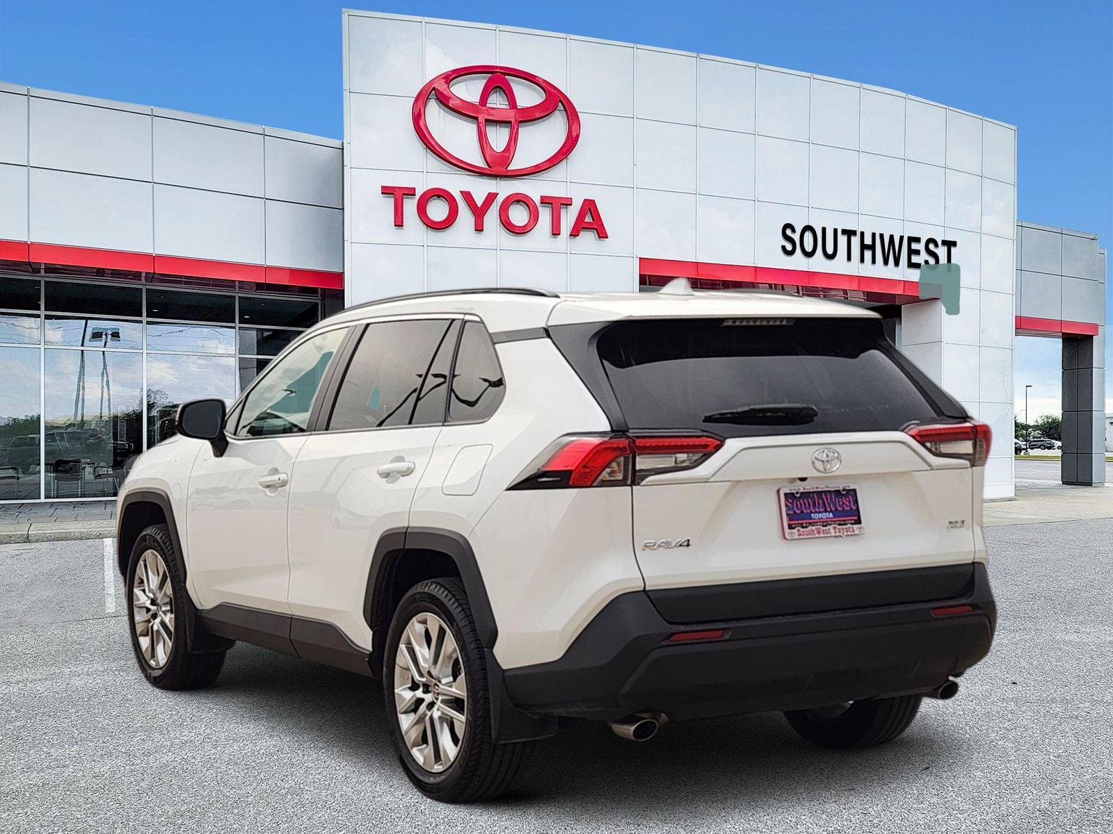 2025 Toyota RAV4 XLE Premium