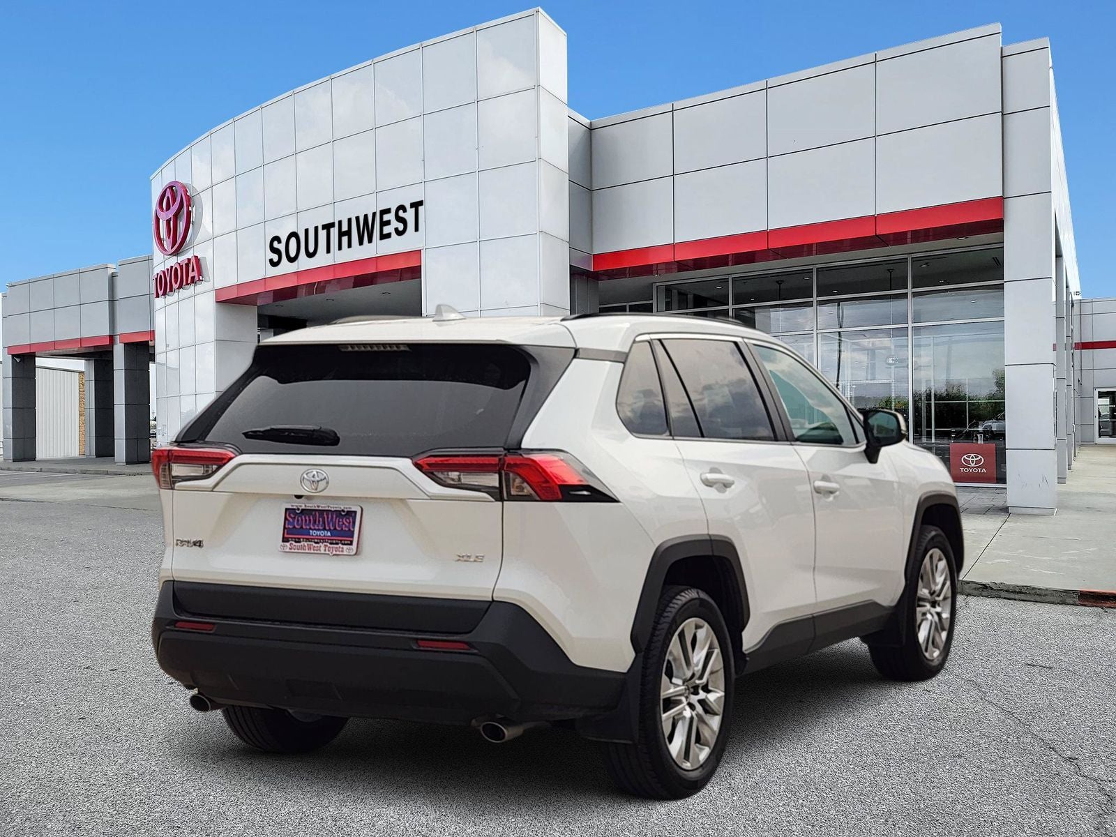 2025 Toyota RAV4 XLE Premium
