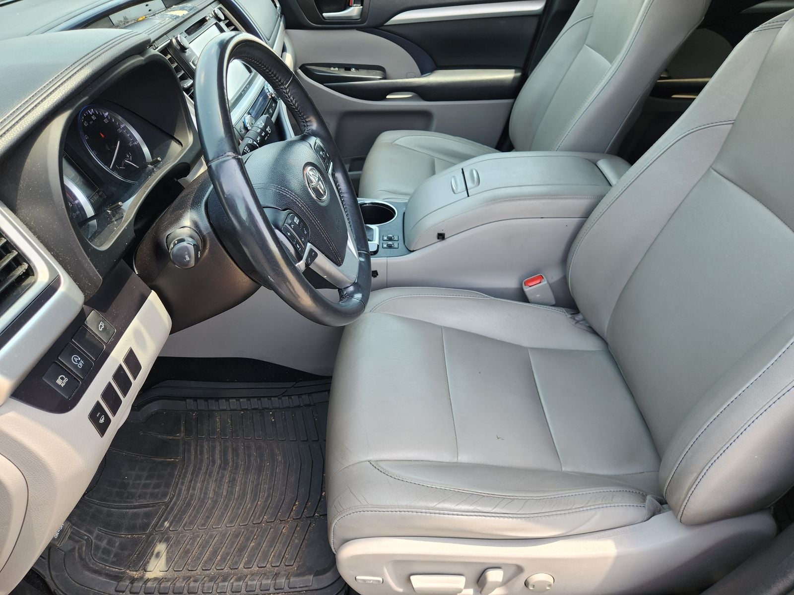 2017 Toyota Highlander Base
