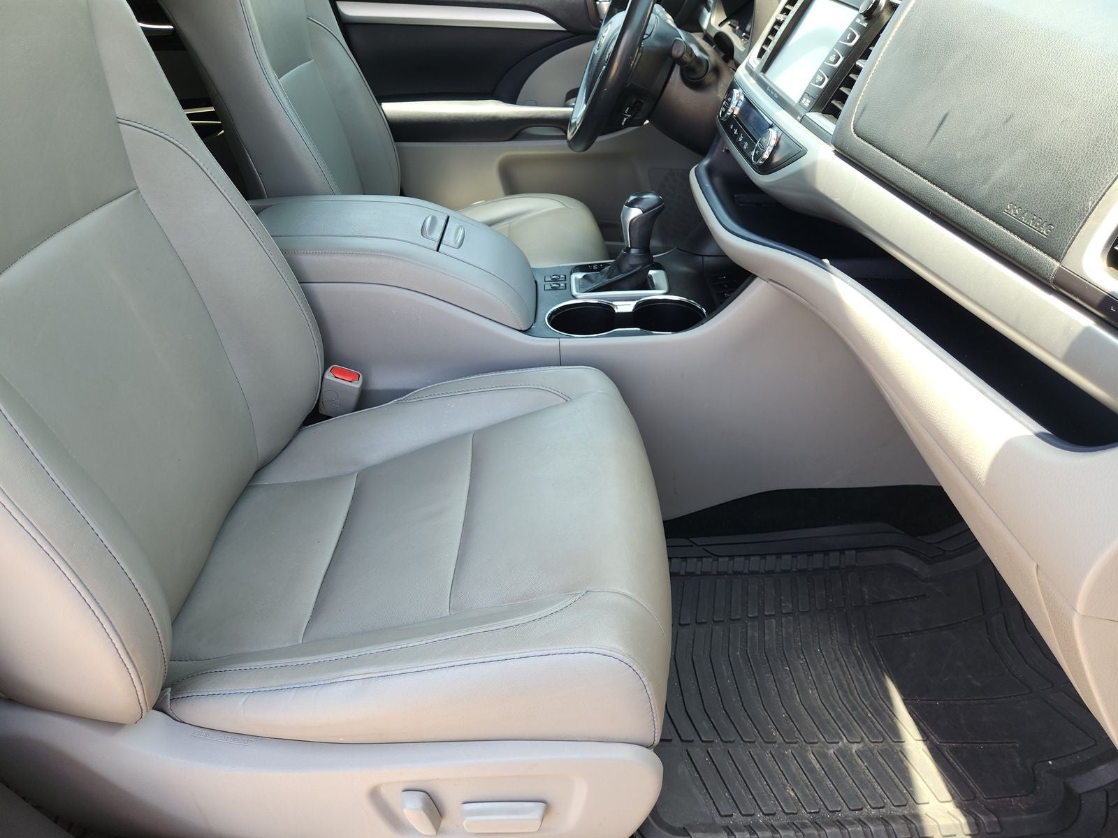 2017 Toyota Highlander Base