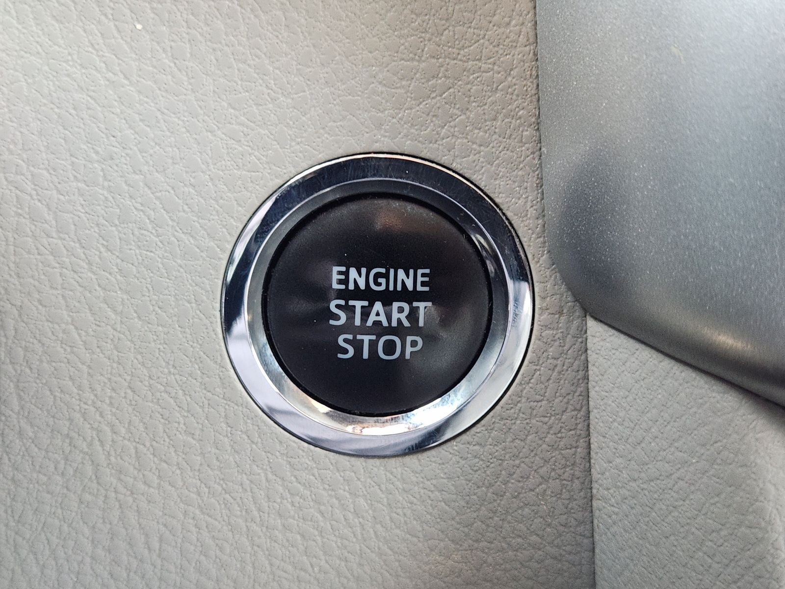 2017 Toyota Highlander Base