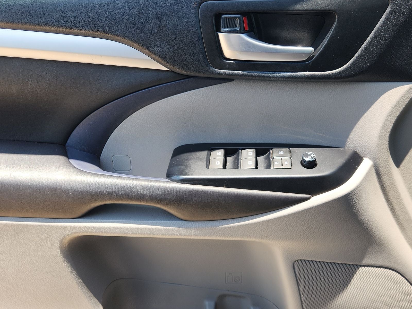 2017 Toyota Highlander Base