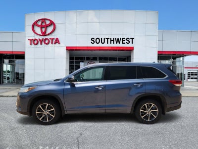 2017 Toyota Highlander Base