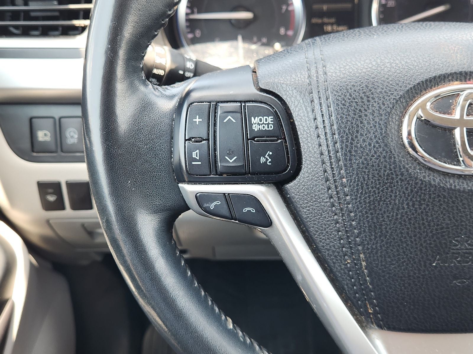 2017 Toyota Highlander Base