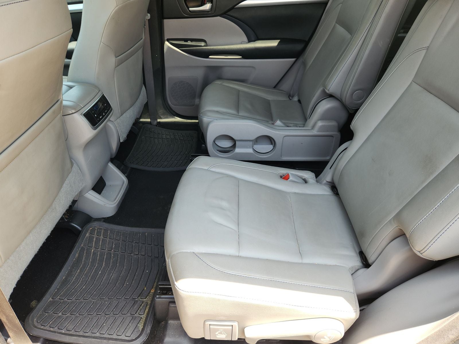 2017 Toyota Highlander Base