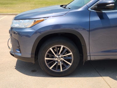 2017 Toyota Highlander Base
