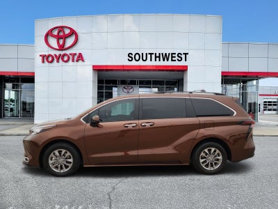 2023 Toyota Sienna XLE 8 Passenger