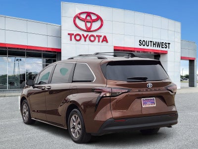 2023 Toyota Sienna XLE 8 Passenger