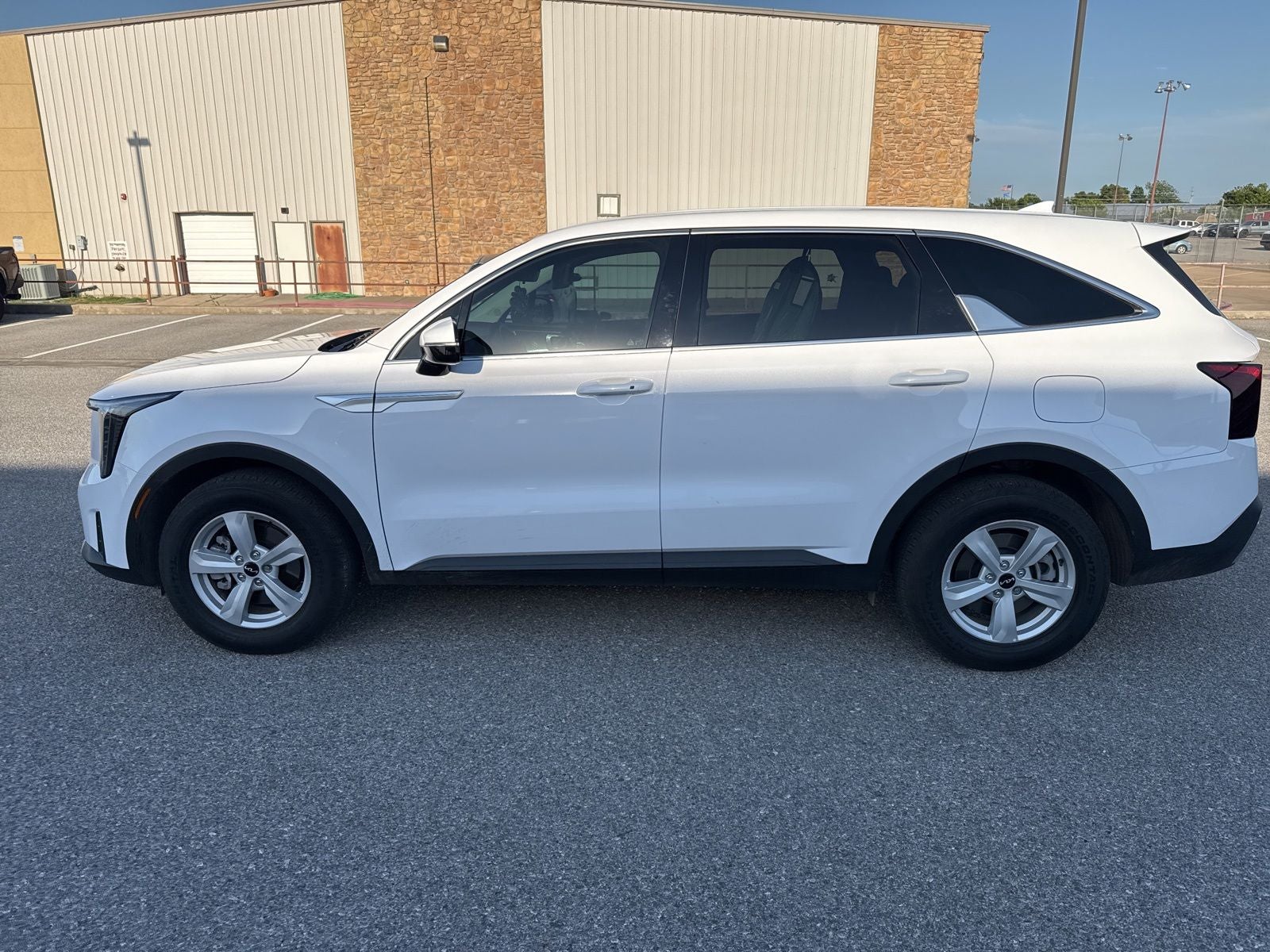 2025 Kia Sorento LX