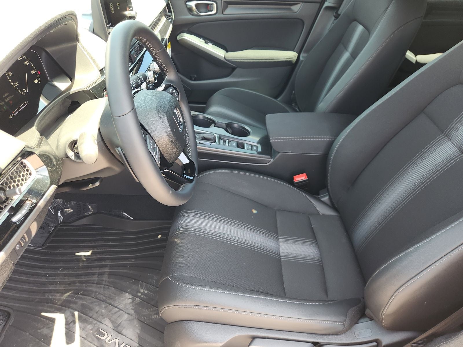 2026 Honda Civic Hatchback Sport - Photo 16