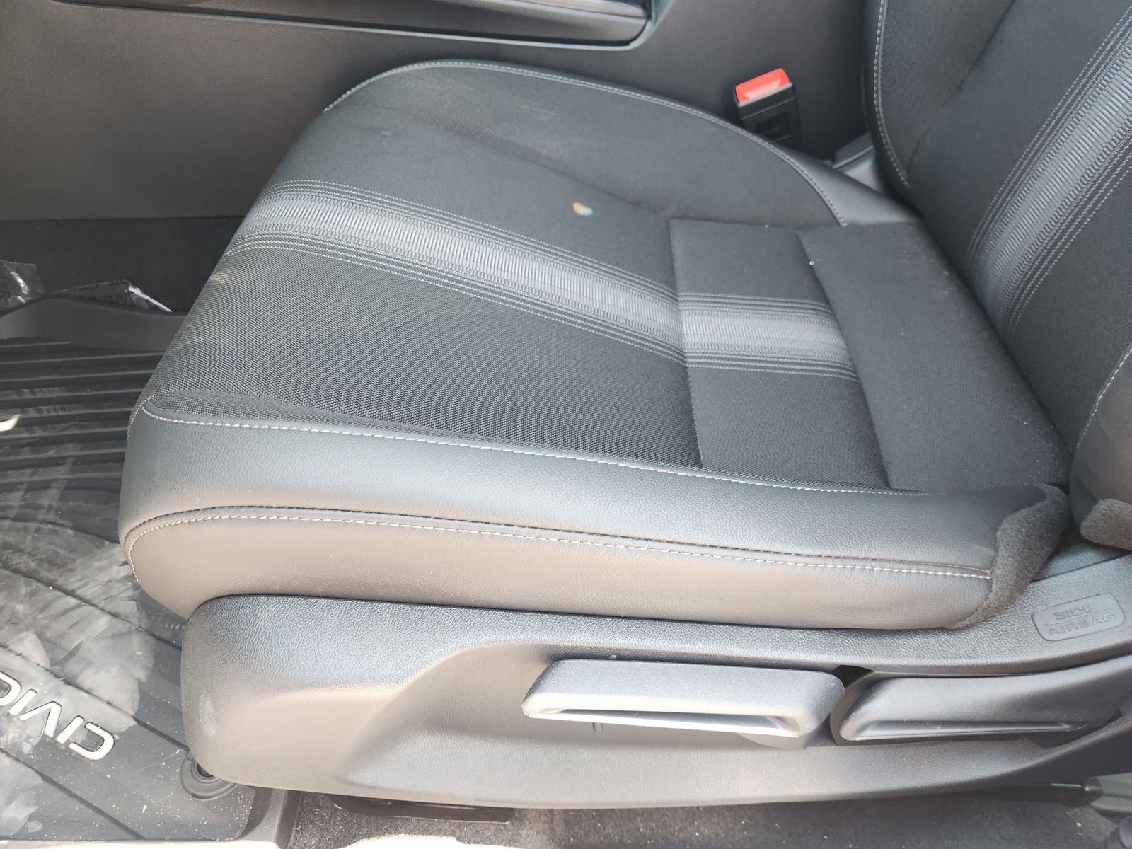 2026 Honda Civic Hatchback Sport - Photo 29