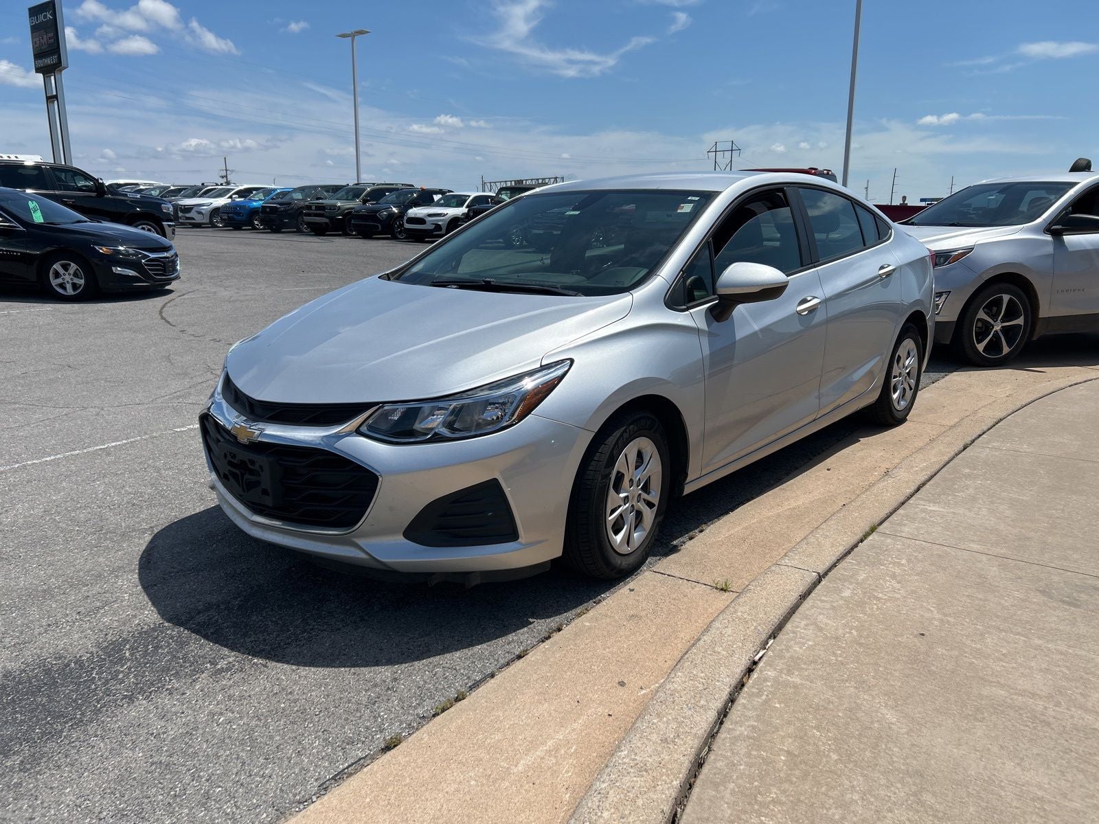 2019 Chevrolet Cruze LS Auto's photo