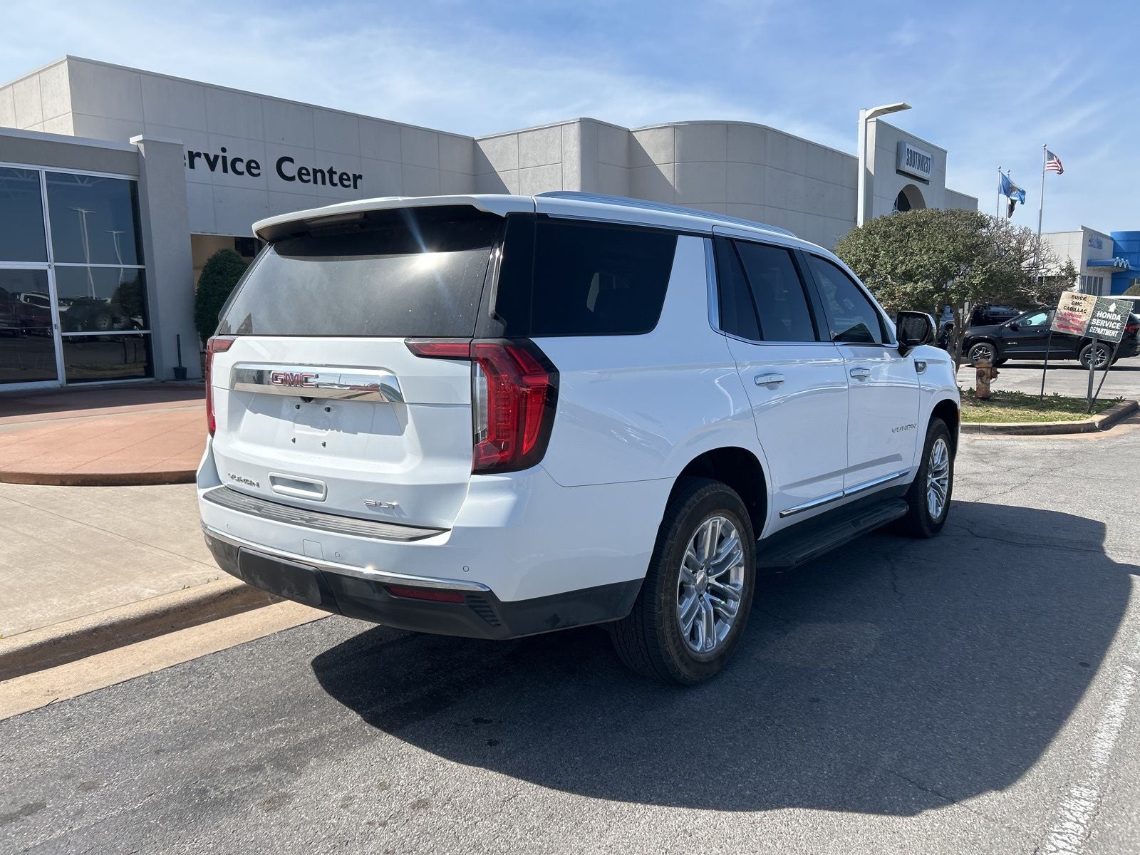 2024 GMC Yukon SLT