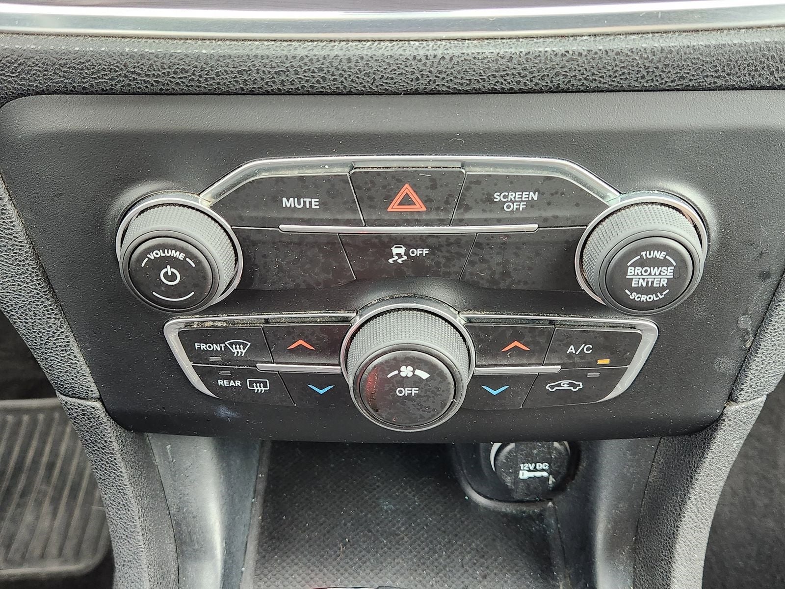 2017 Dodge Charger SE