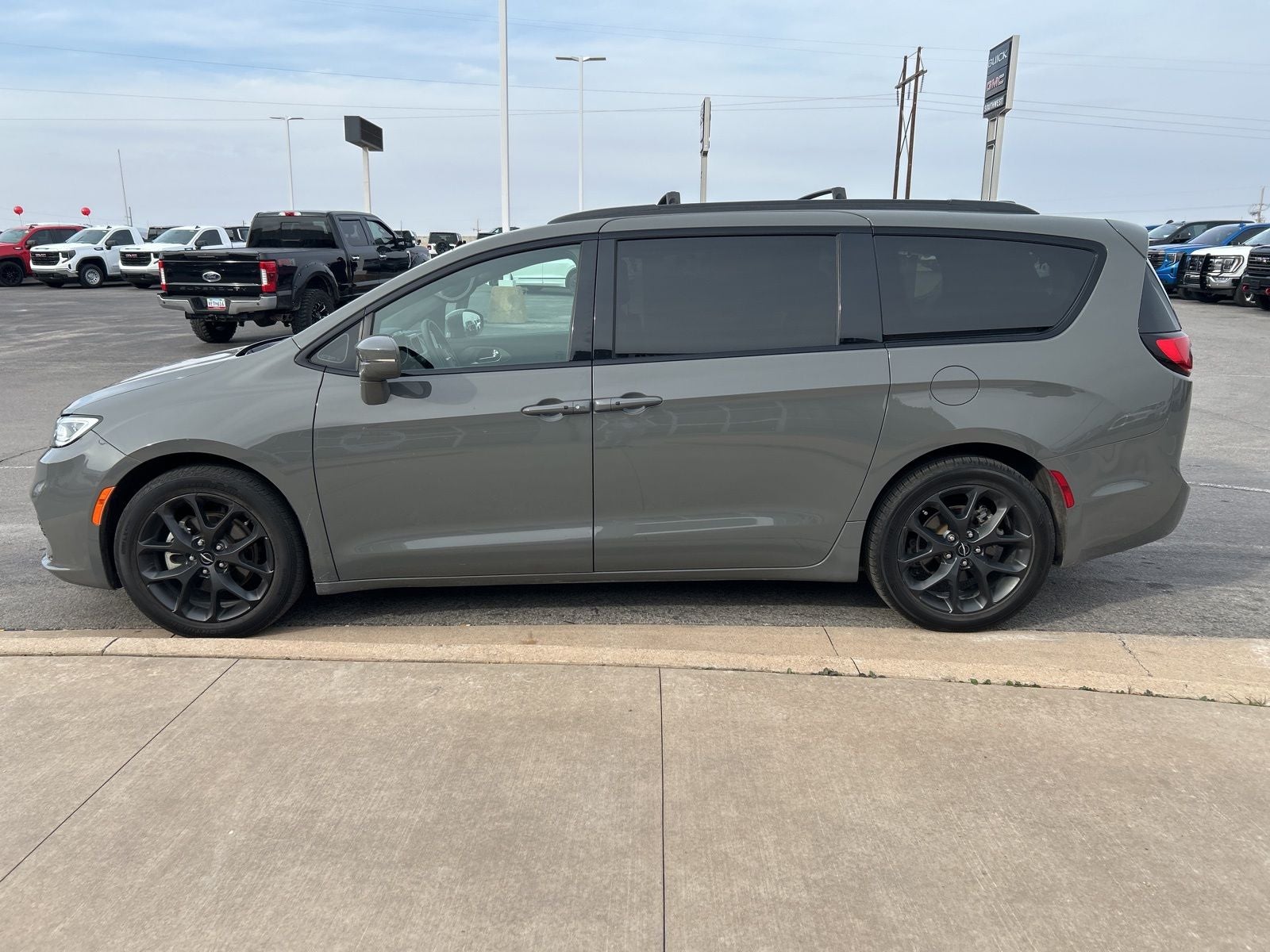 2022 Chrysler Pacifica Touring L