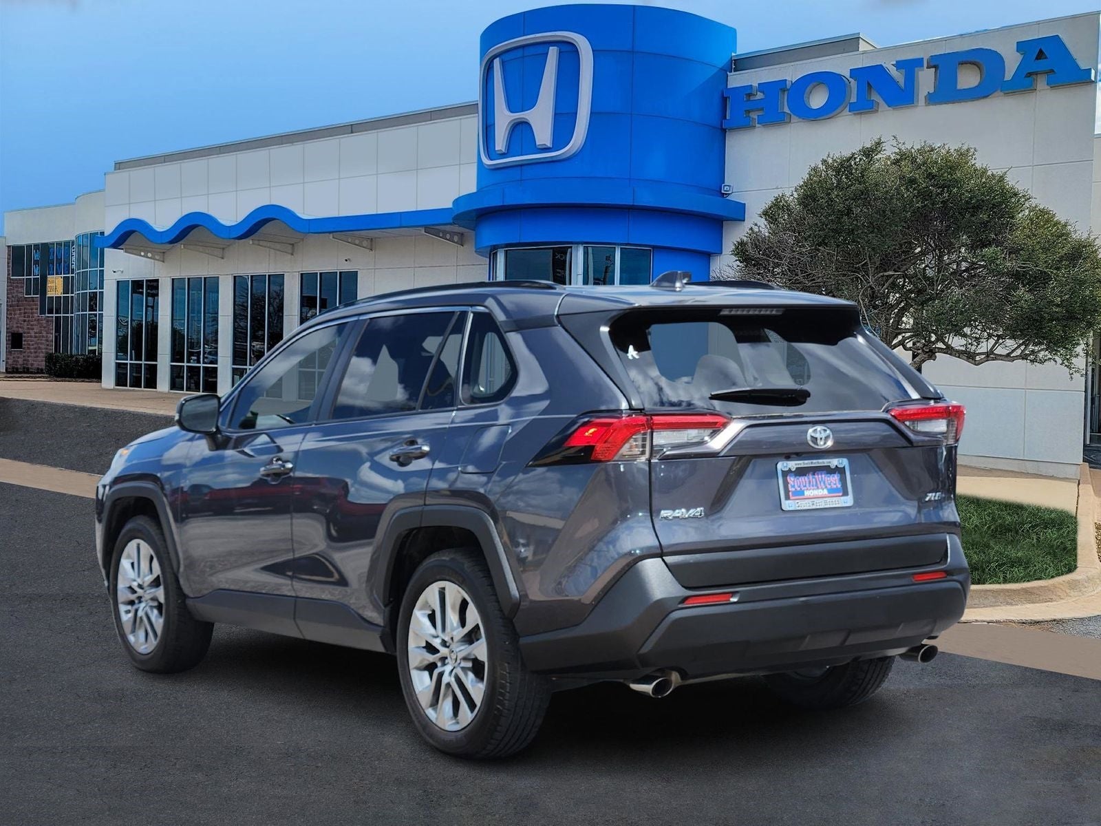 2019 Toyota RAV4 XLE Premium