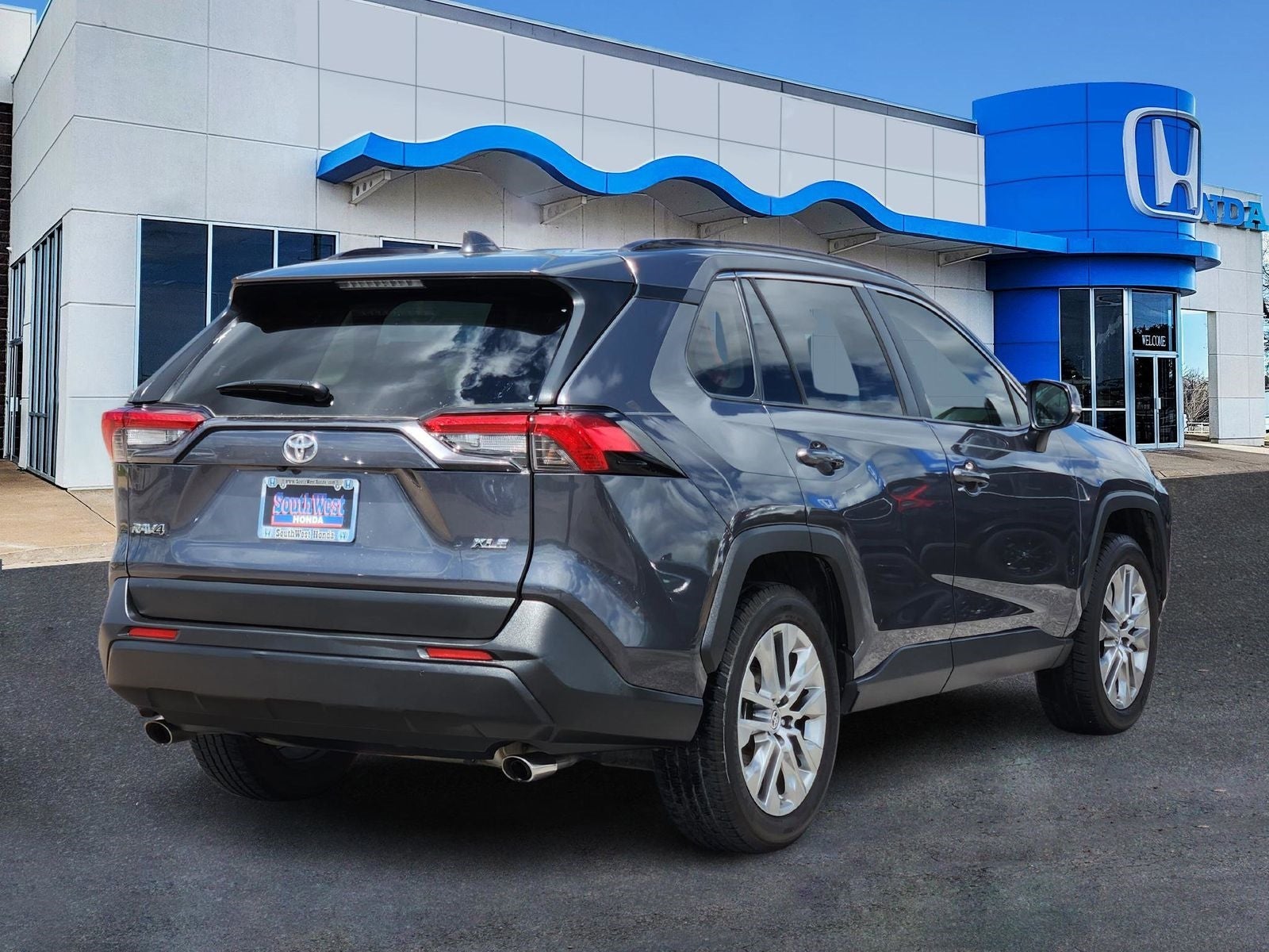 2019 Toyota RAV4 XLE Premium
