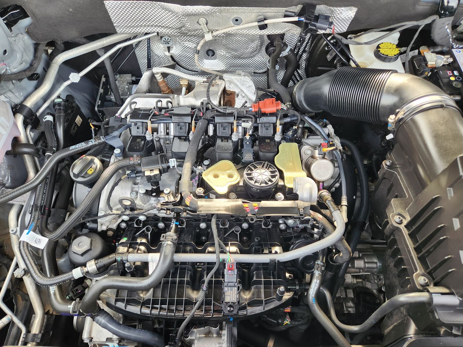 2025 Volkswagen Atlas Cross Sport 2.0T SEL R-Line Black