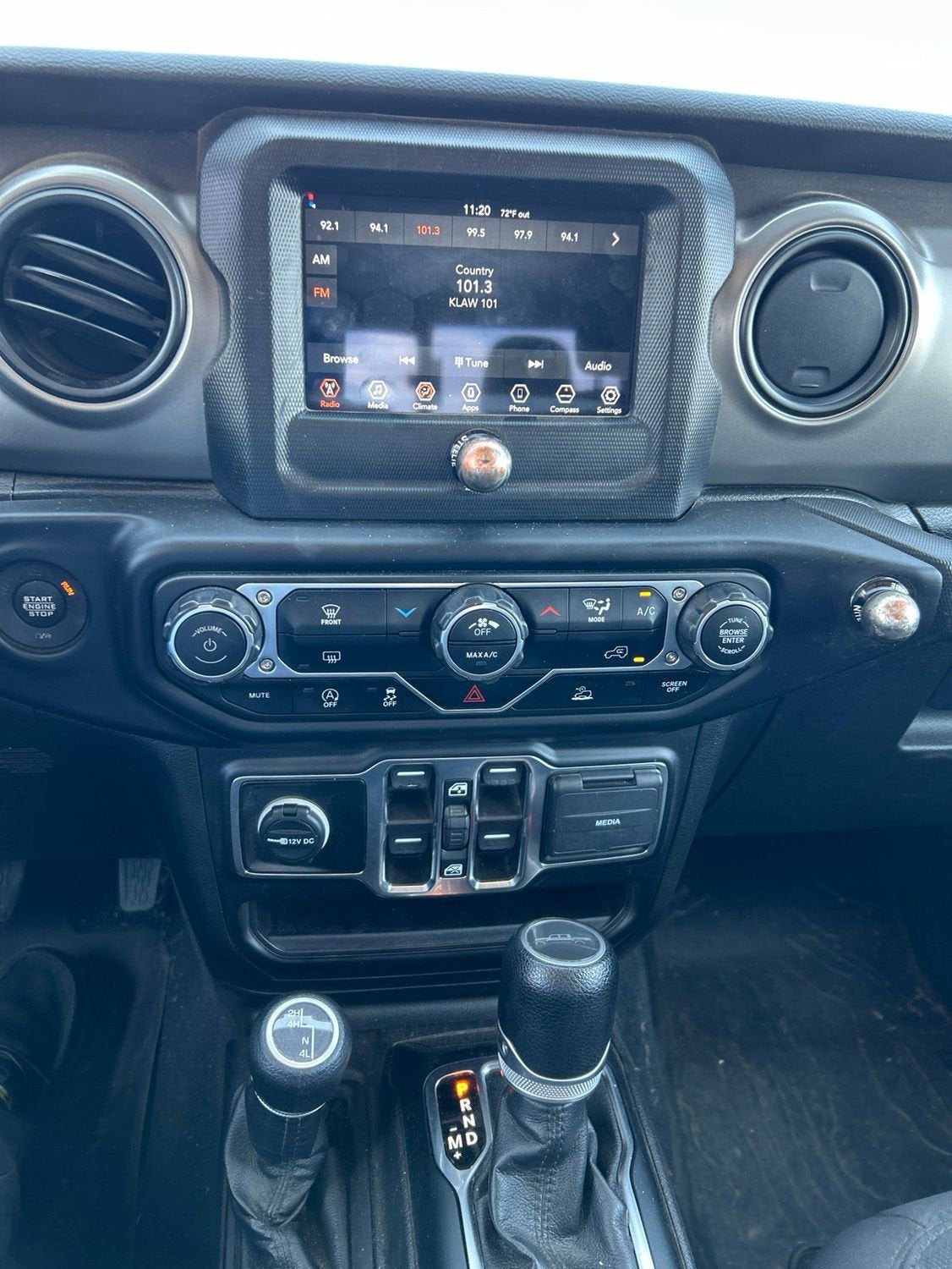 2022 Jeep GLADIATOR Base