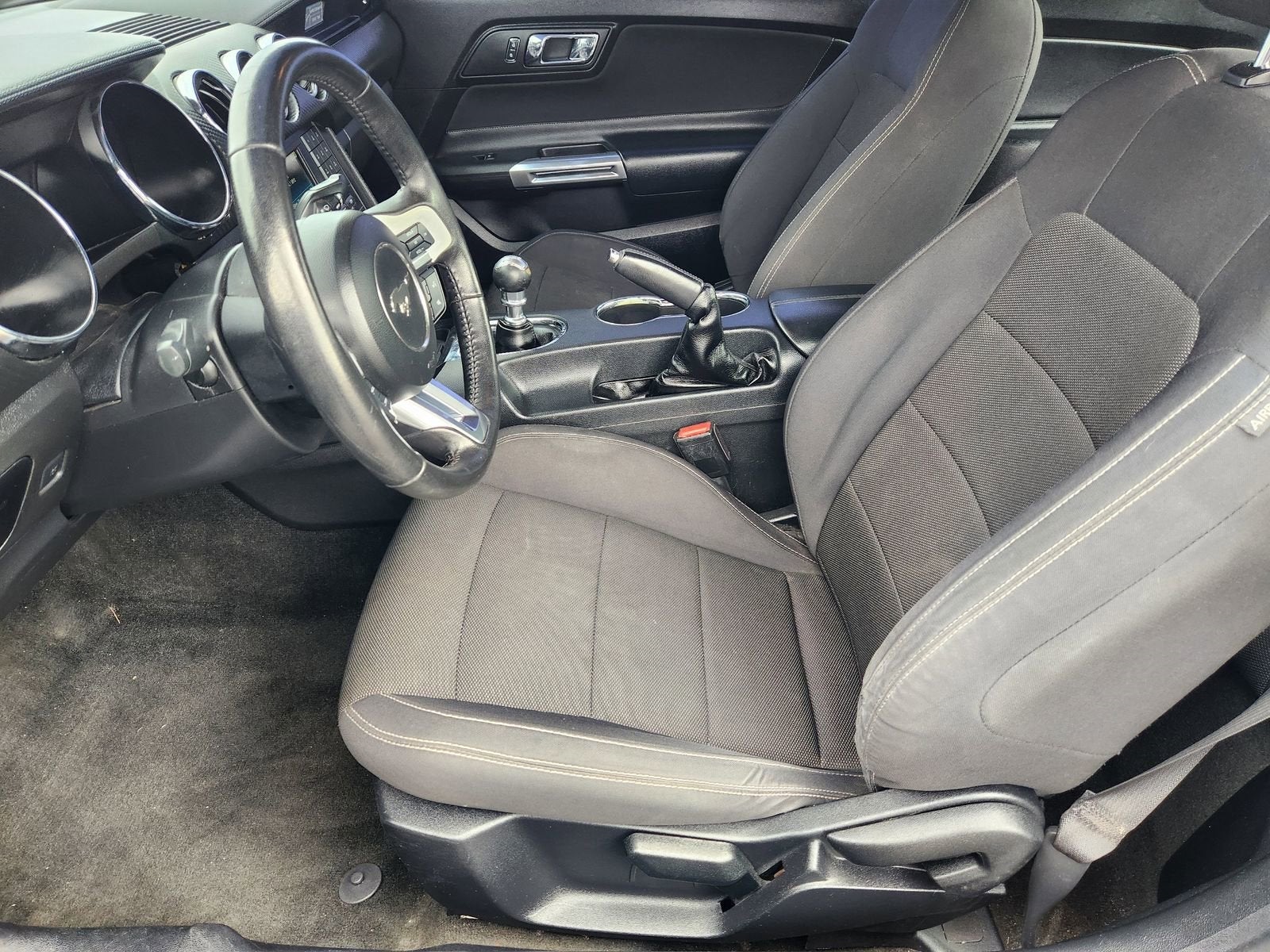 2017 Ford Mustang V6