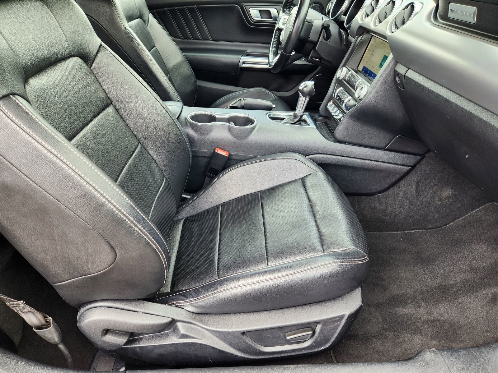 2022 Ford Mustang EcoBoost