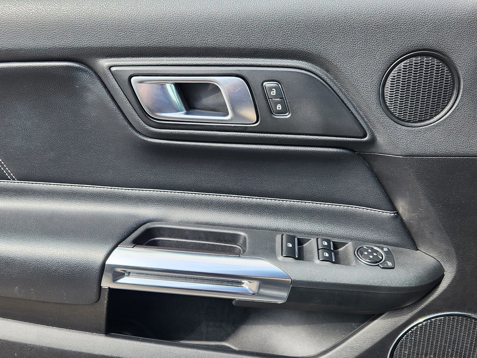 2022 Ford Mustang EcoBoost