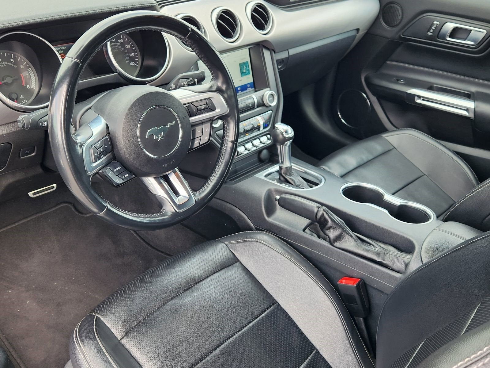 2022 Ford Mustang EcoBoost