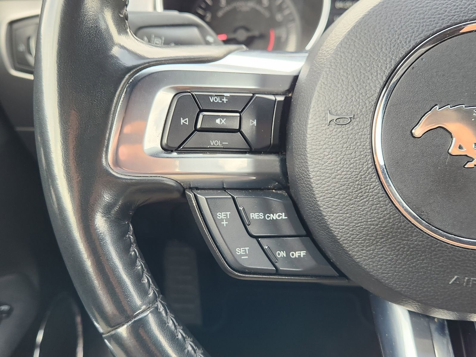 2022 Ford Mustang EcoBoost