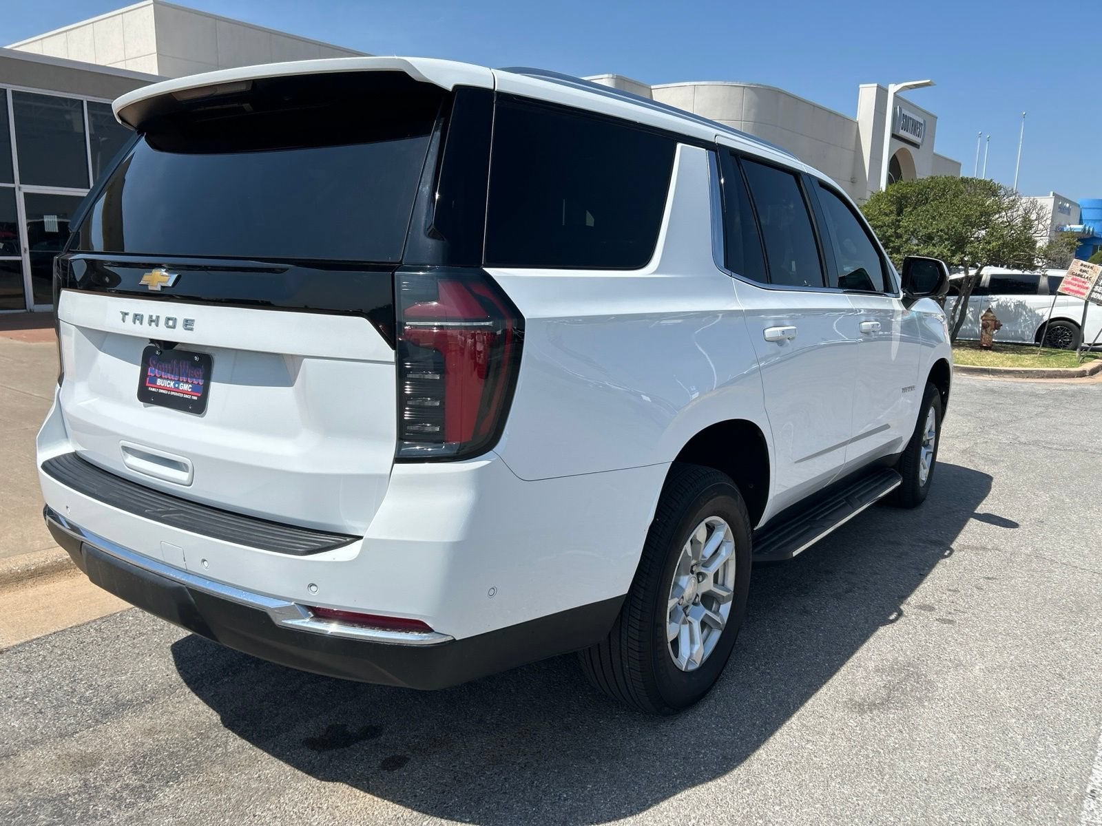 2025 Chevrolet Tahoe LS