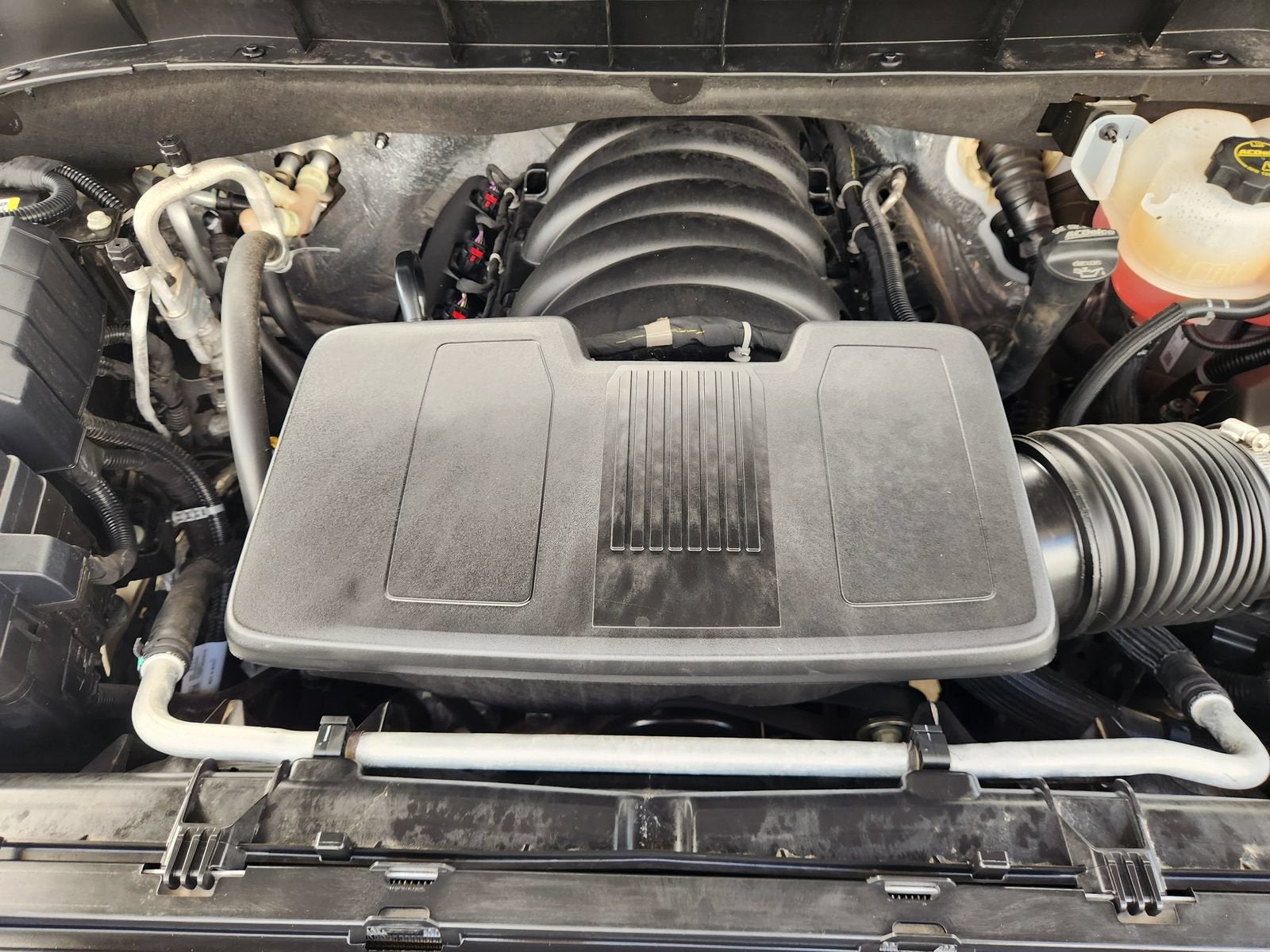 2025 Chevrolet Tahoe LS