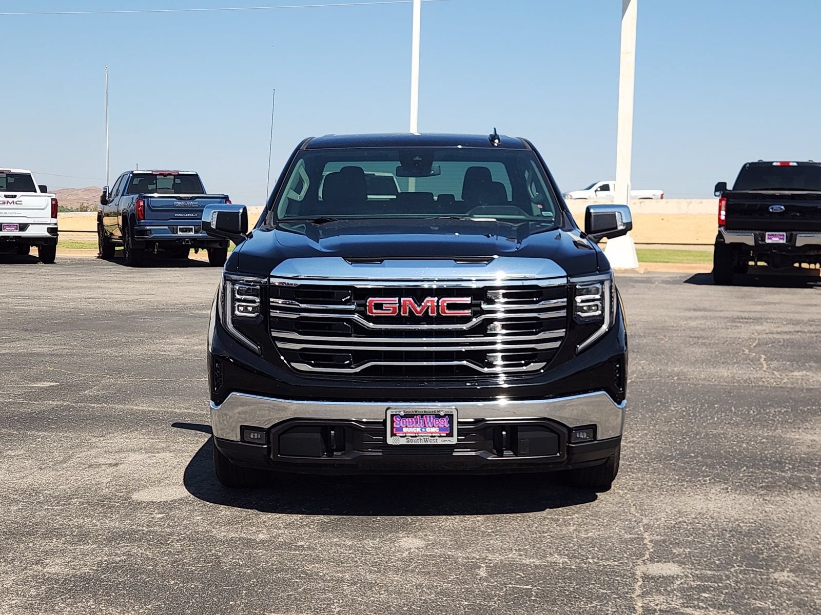 2025 GMC Sierra 1500 SLT