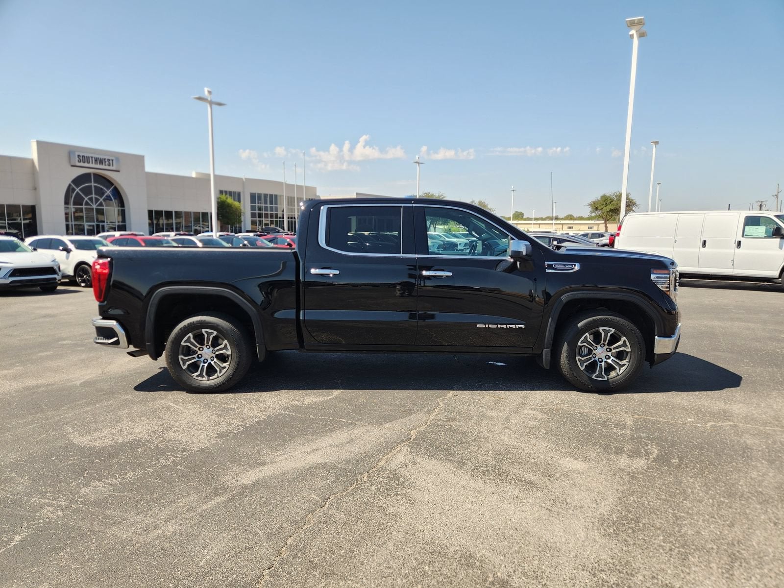 2025 GMC Sierra 1500 SLT