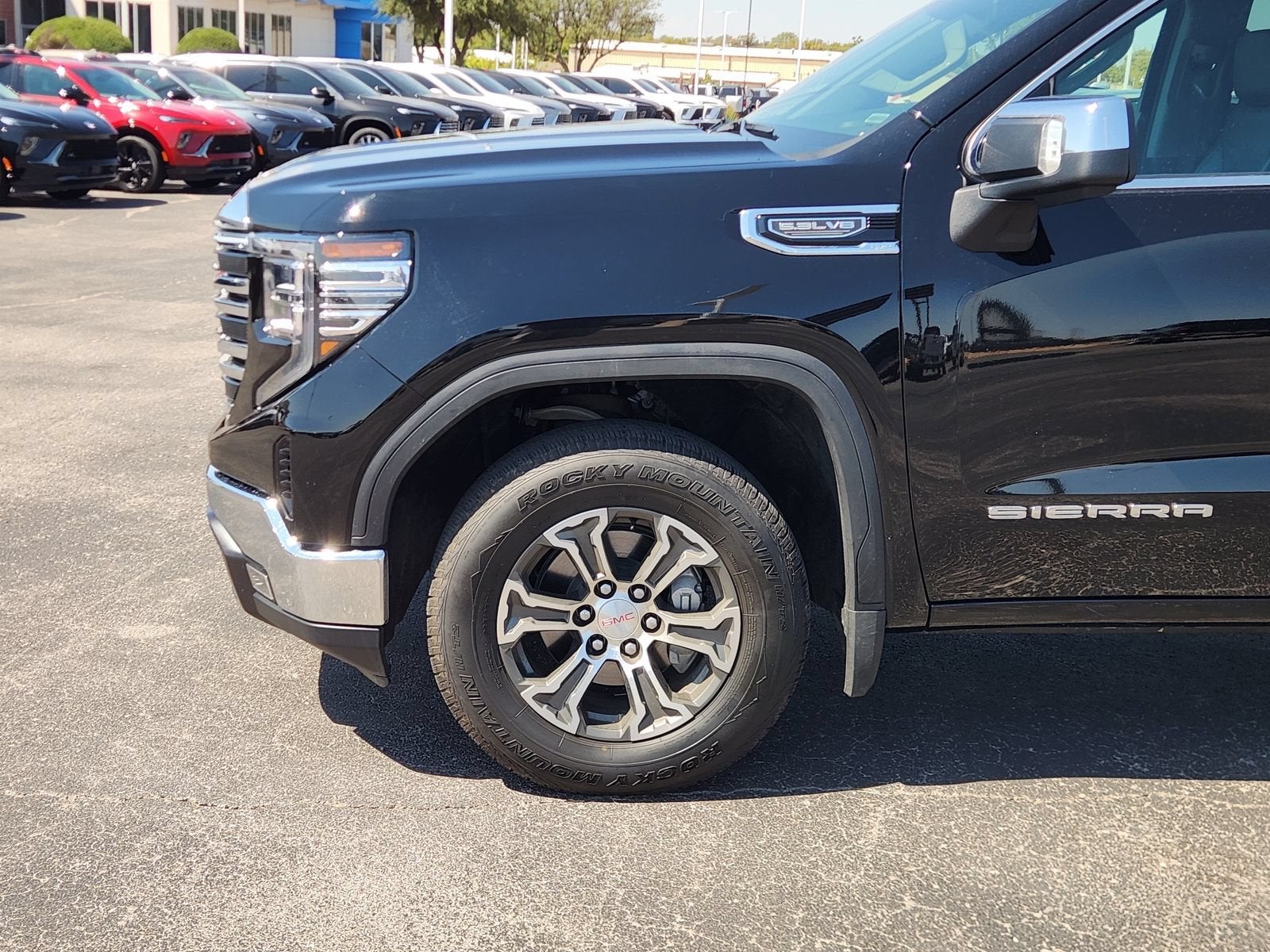 2025 GMC Sierra 1500 SLT