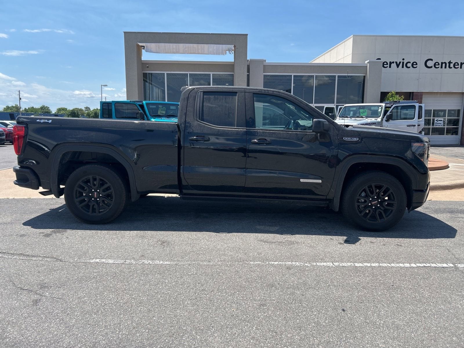 2025 GMC Sierra 1500 Elevation