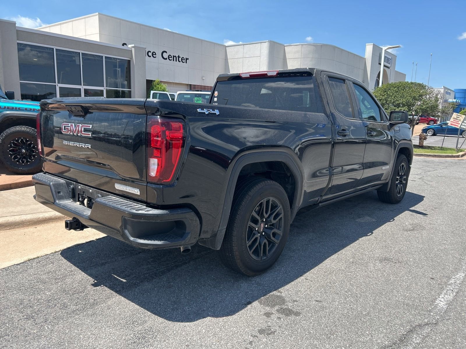 2025 GMC Sierra 1500 Elevation