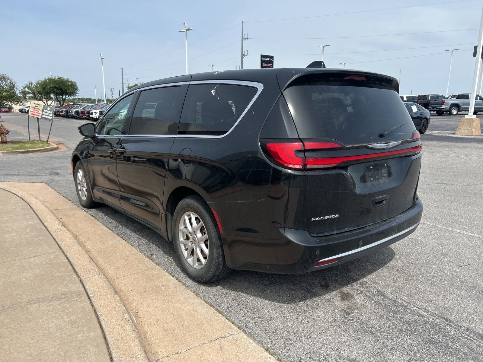 2023 Chrysler Pacifica Touring L