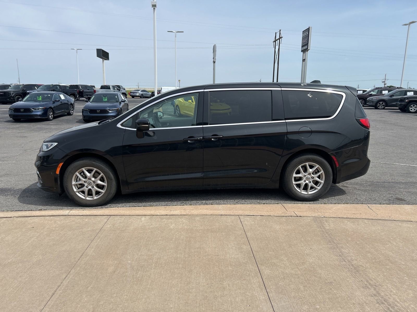 2023 Chrysler Pacifica Touring L